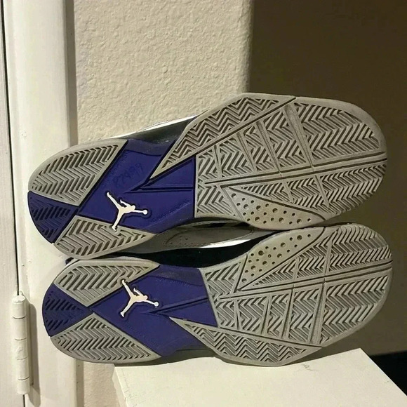 NIKE AIR JORDAN True Flight White/Black/Purple Sneakers Size 4.5Y - Picture 8 of 9